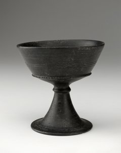 كوب ، c.620-600 قبل الميلاد (بوكيرو سيراميك رقيق)